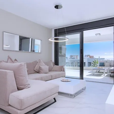 Contemporary 8 Min To Puerto Banus Apartamento Estepona