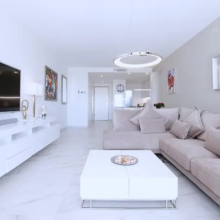 Contemporary 8 Min To Puerto Banus 埃斯特波纳